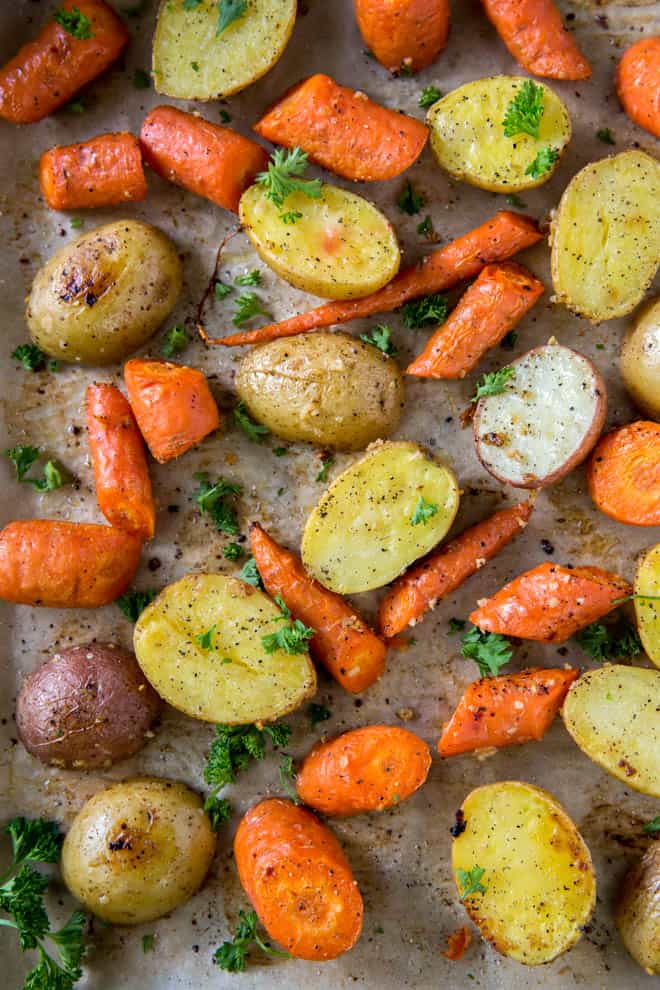 Easy Roasted Potatoes & Carrots: Your Weeknight Side Dish Solution