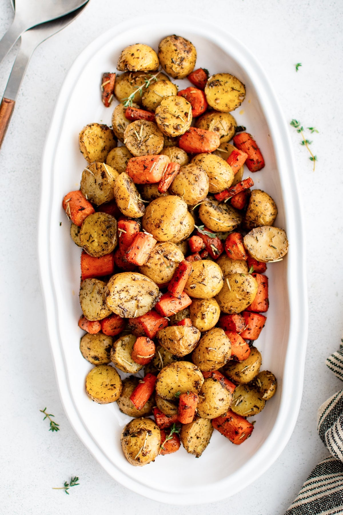 One-Pan Roasted Potatoes & Carrots: Herbs, Spices & Easy Cleanup